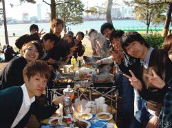 201112.10_ＢＢＱお客様.JPG